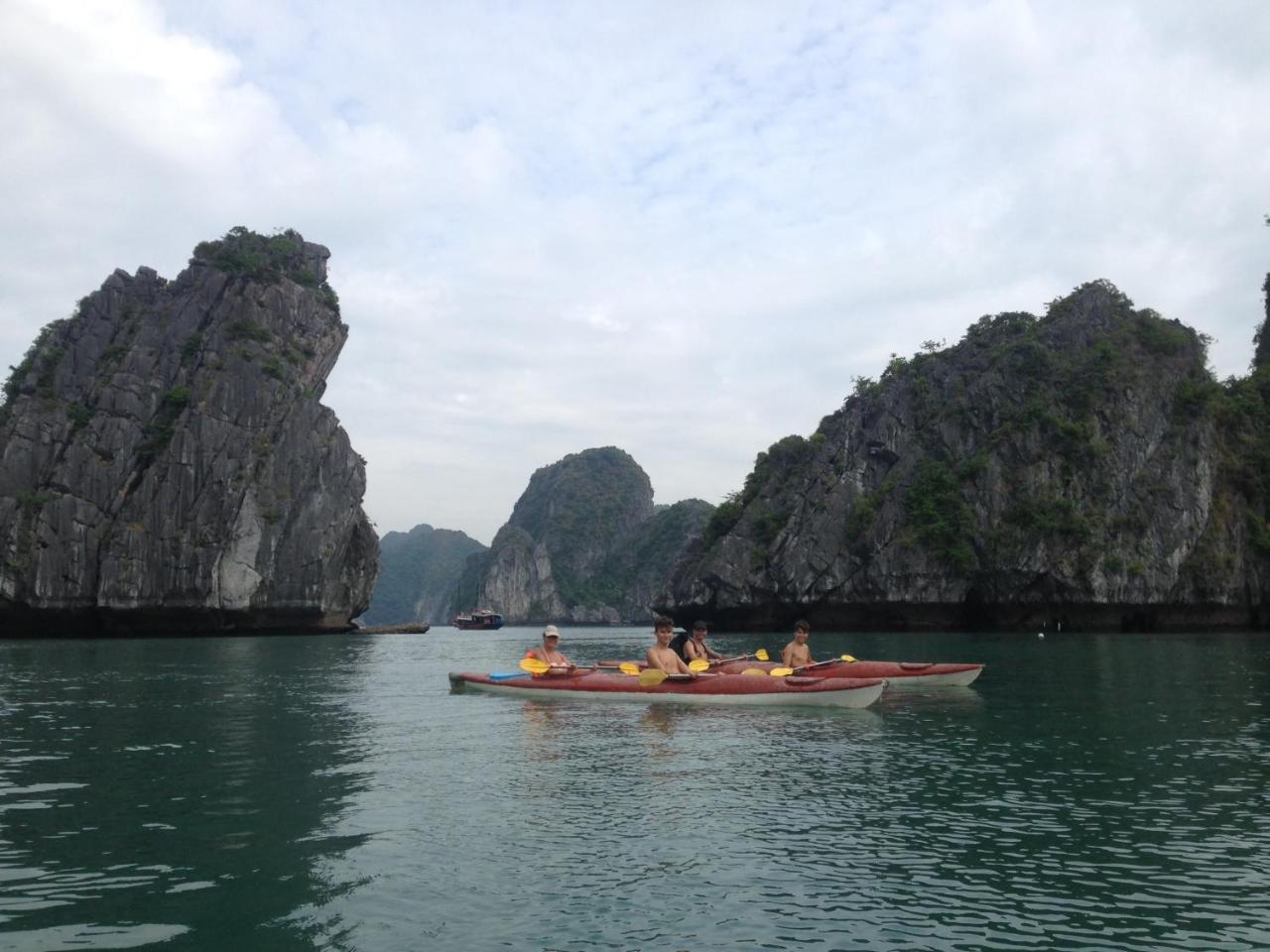 Alibaba'S Hotel Cat Ba Island Екстериор снимка